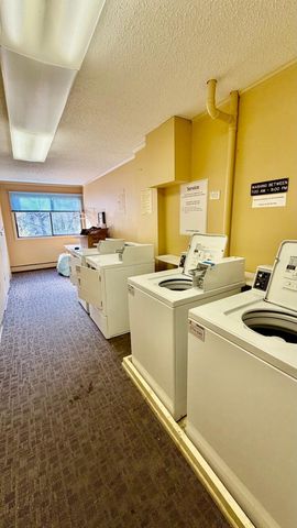 4009 Heritage Hills Drive 108, Bloomington, MN 55437