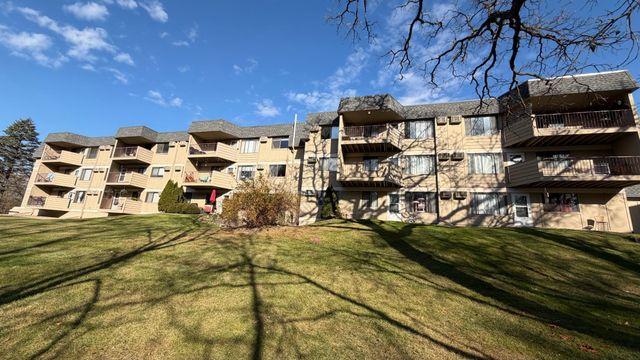 4009 Heritage Hills Drive 108, Bloomington, MN 55437