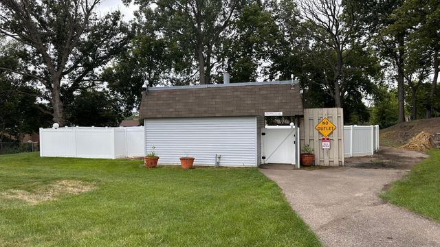 4009 Heritage Hills Drive 108, Bloomington, MN 55437