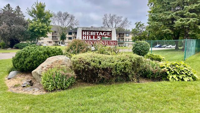 4009 Heritage Hills Drive 108, Bloomington, MN 55437