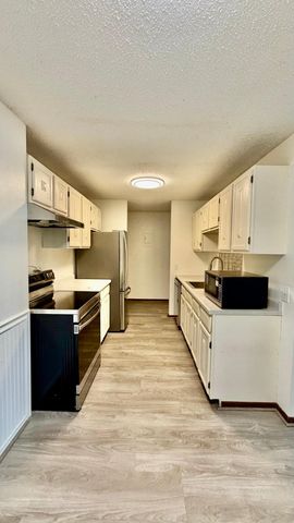 4009 Heritage Hills Drive 108, Bloomington, MN 55437