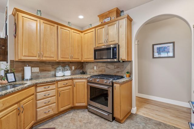 2232 Haviland Drive, Grants Pass, OR 97527