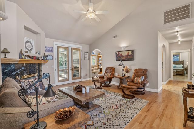 2232 Haviland Drive, Grants Pass, OR 97527