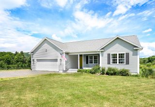 7 Riparian Way, Milton, VT 05468