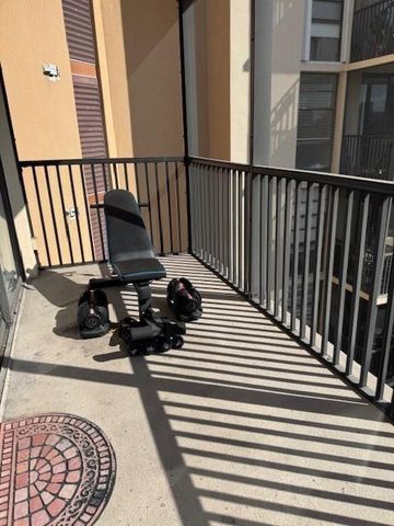 3301 N Country Club Dr 506, Miami, FL 33180