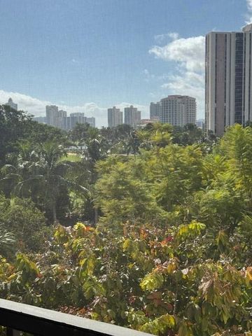 3301 N Country Club Dr 506, Miami, FL 33180