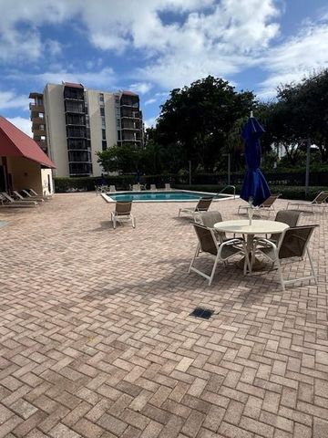 3301 N Country Club Dr 506, Miami, FL 33180