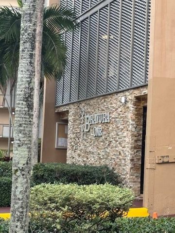 3301 N Country Club Dr 506, Miami, FL 33180