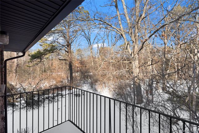 19 Newbrook 19, Bay Shore, NY 11706