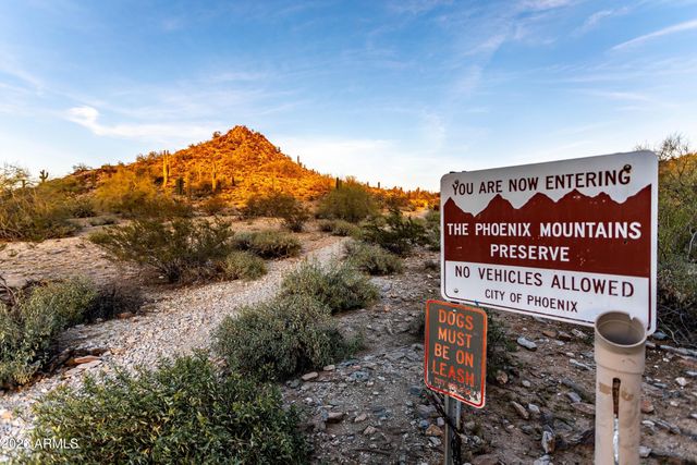 9618 N 35th Place, Phoenix, AZ 85028