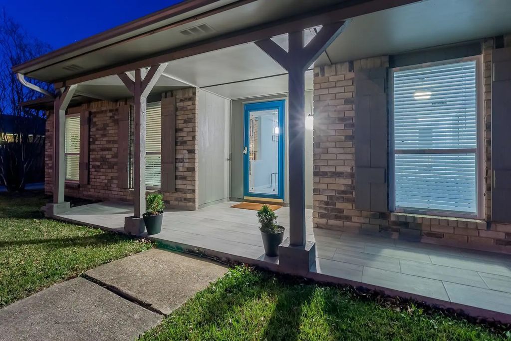 4821 Hamilton Court, The Colony, TX 75056