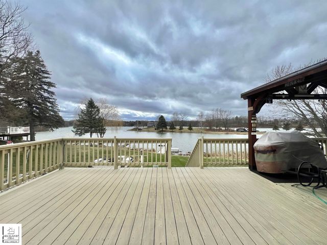 10394 Hills Lane, Goodrich, MI 48438