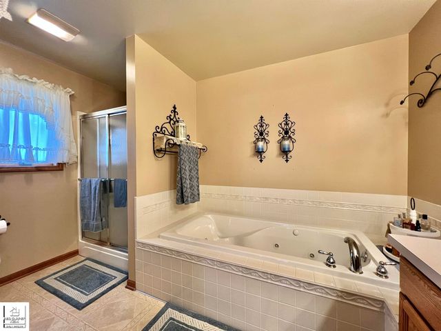 10394 Hills Lane, Goodrich, MI 48438