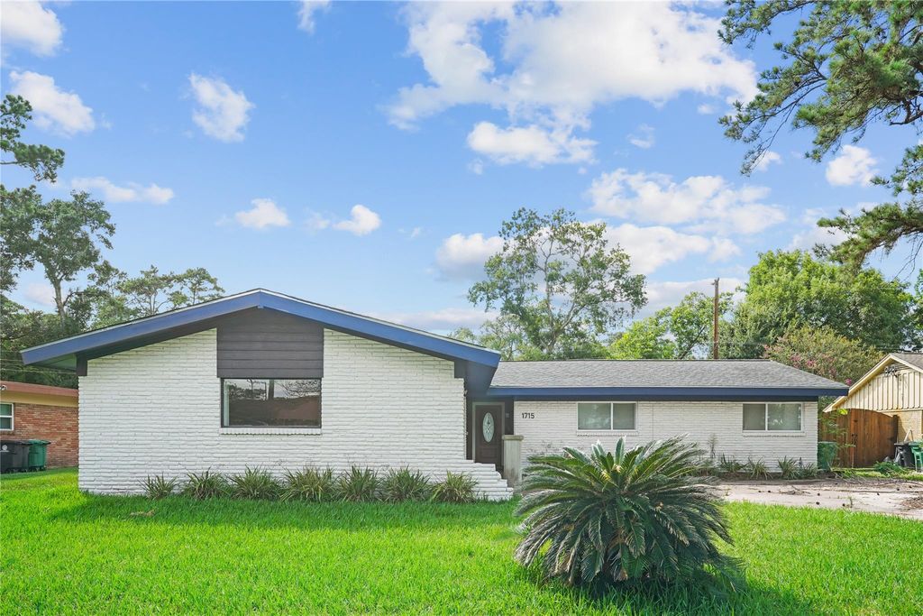1715 Imperial Crown Drive, Houston, TX 77043