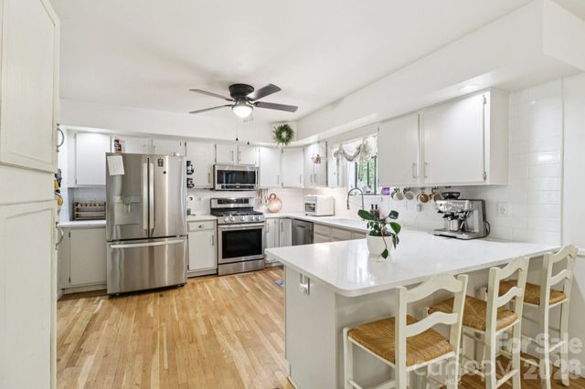 5483 Valley Run Street, Hickory, NC 28601