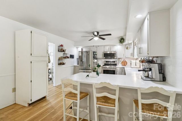 5483 Valley Run Street, Hickory, NC 28601