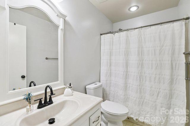 5483 Valley Run Street, Hickory, NC 28601