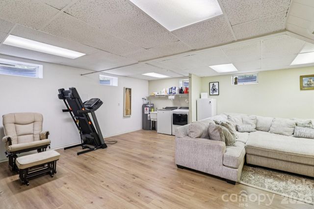 5483 Valley Run Street, Hickory, NC 28601