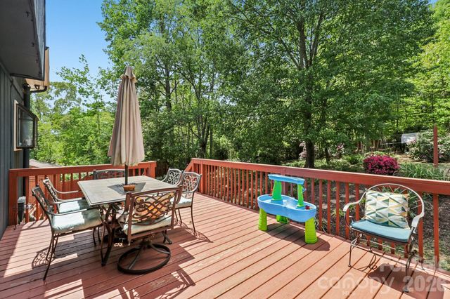 5483 Valley Run Street, Hickory, NC 28601