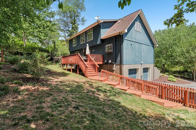 5483 Valley Run Street, Hickory, NC 28601