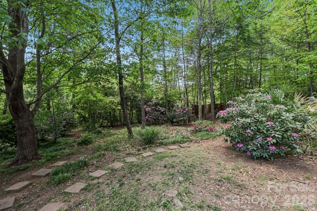5483 Valley Run Street, Hickory, NC 28601