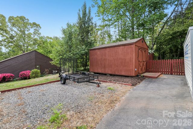 5483 Valley Run Street, Hickory, NC 28601