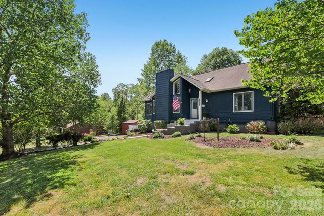 5483 Valley Run Street, Hickory, NC 28601