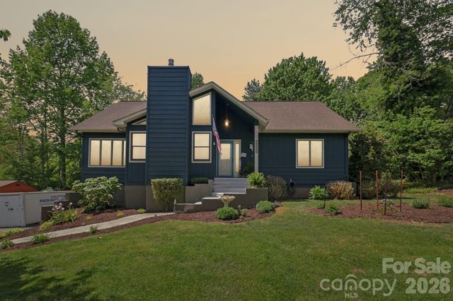 5483 Valley Run Street, Hickory, NC 28601