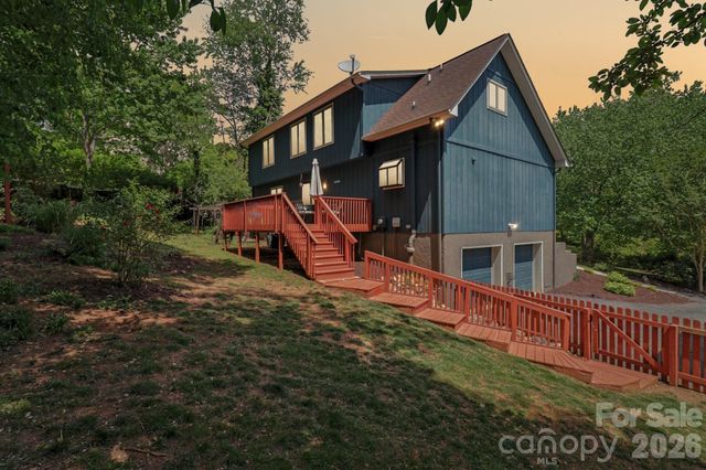 5483 Valley Run Street, Hickory, NC 28601