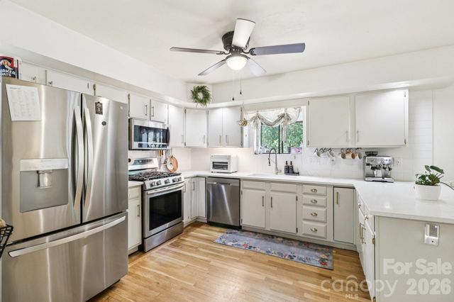 5483 Valley Run Street, Hickory, NC 28601