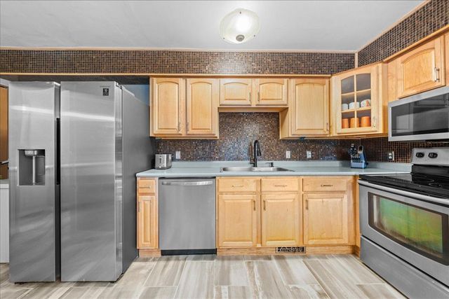 3550 Cloman Way E, Inver Grove Heights, MN 55076