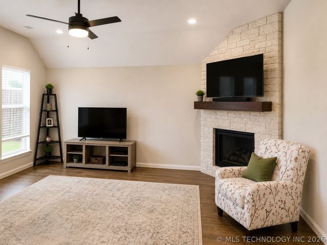 2127 E 138th Place S, Bixby, OK 74008