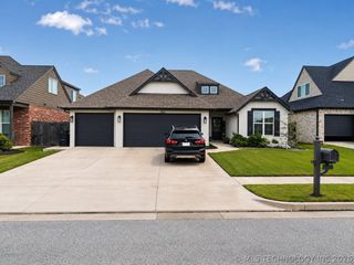2127 E 138th Place S, Bixby, OK 74008