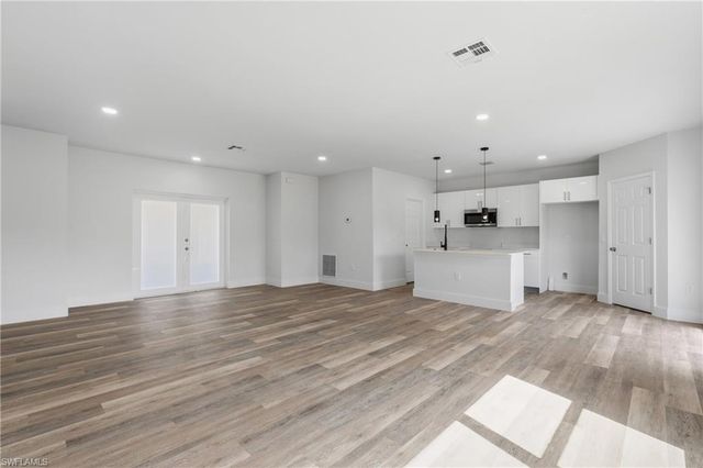 325 Hermosa AVE, Lehigh Acres, FL 33974