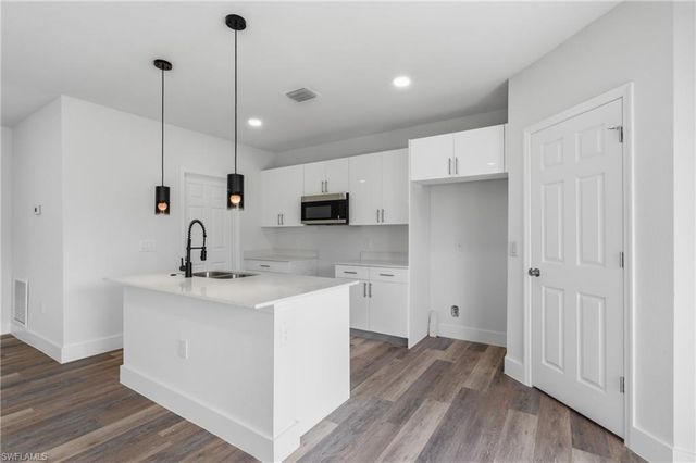 325 Hermosa AVE, Lehigh Acres, FL 33974