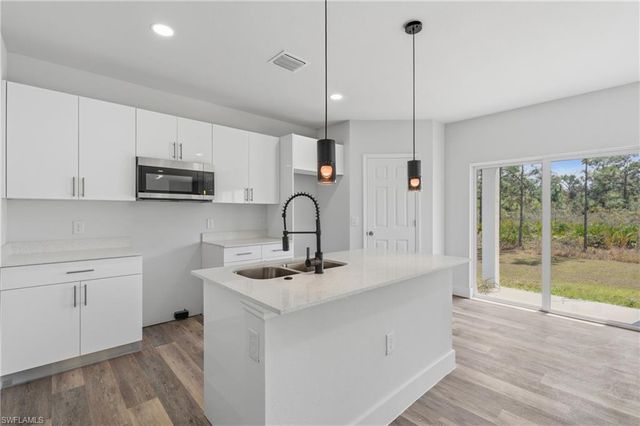 325 Hermosa AVE, Lehigh Acres, FL 33974