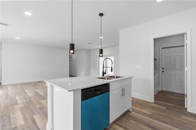 325 Hermosa AVE, Lehigh Acres, FL 33974