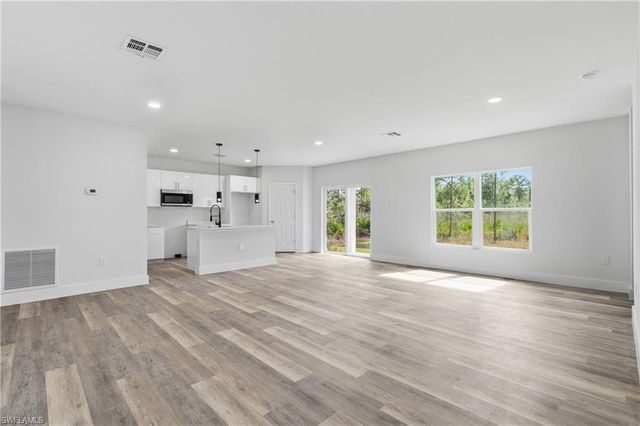 325 Hermosa AVE, Lehigh Acres, FL 33974