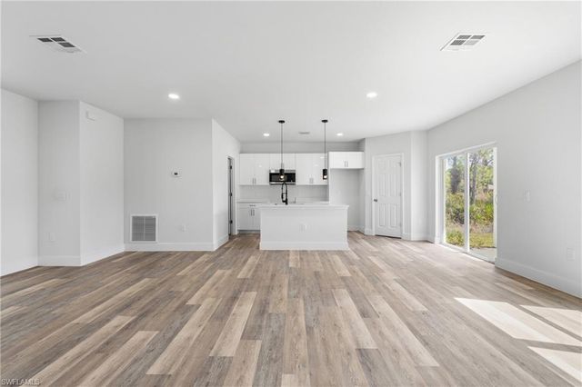 325 Hermosa AVE, Lehigh Acres, FL 33974