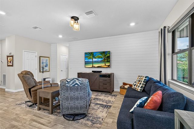 5181 Jasper Square, Vero Beach, FL 32967