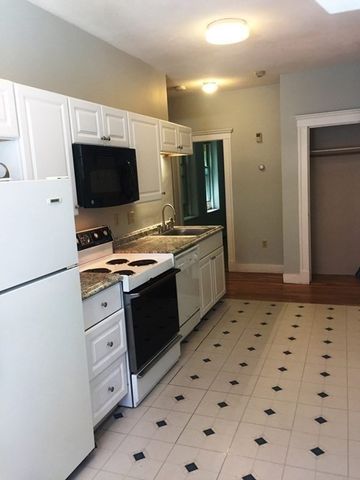 8 Ransom Rd 3, Boston, MA 02135