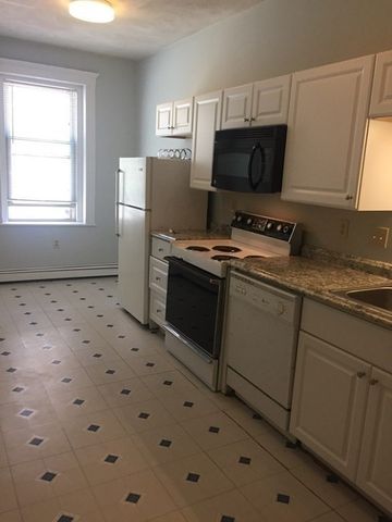 8 Ransom Rd 3, Boston, MA 02135