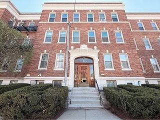 8 Ransom Rd 3, Boston, MA 02135