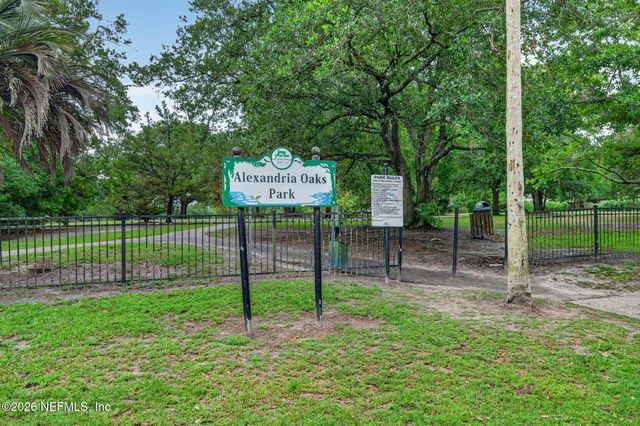 2405 PINERIDGE Road, Jacksonville, FL 32207
