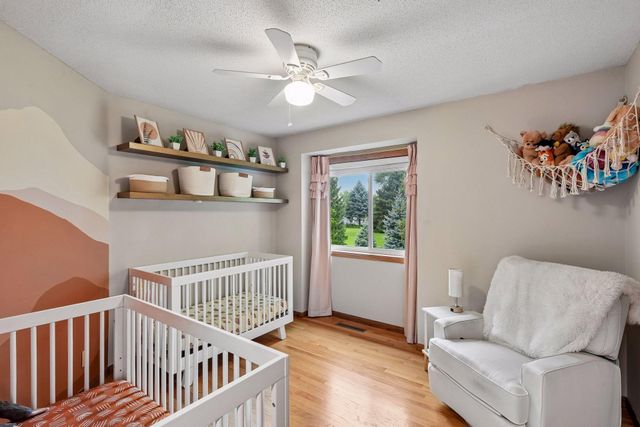 1705 White Oak Drive, Chaska, MN 55318