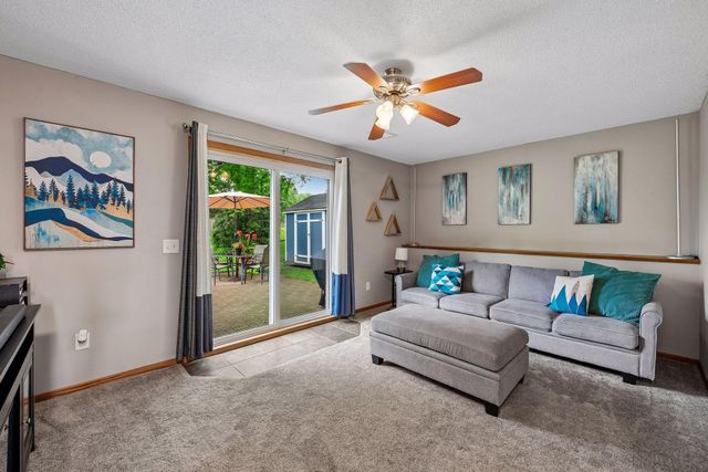 1705 White Oak Drive, Chaska, MN 55318