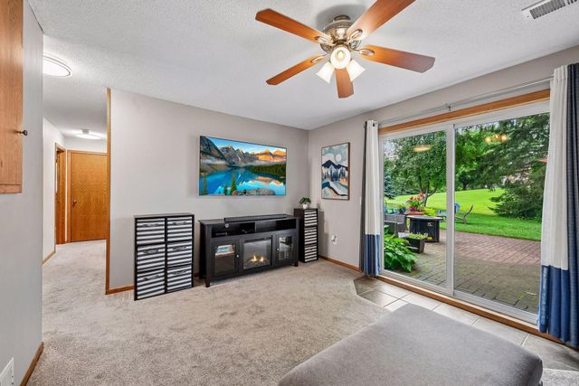 1705 White Oak Drive, Chaska, MN 55318