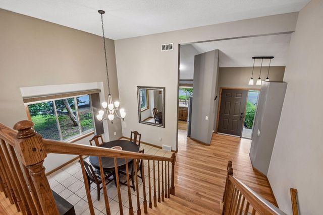 1705 White Oak Drive, Chaska, MN 55318