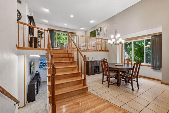 1705 White Oak Drive, Chaska, MN 55318