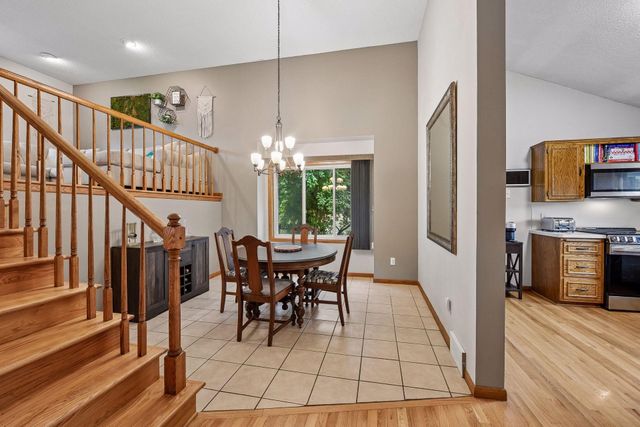 1705 White Oak Drive, Chaska, MN 55318